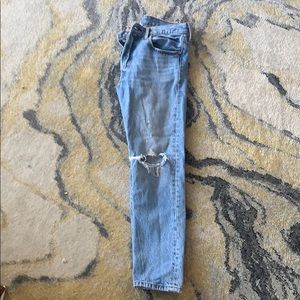Levi’s 501 skinny size 28 but fits more like a 27